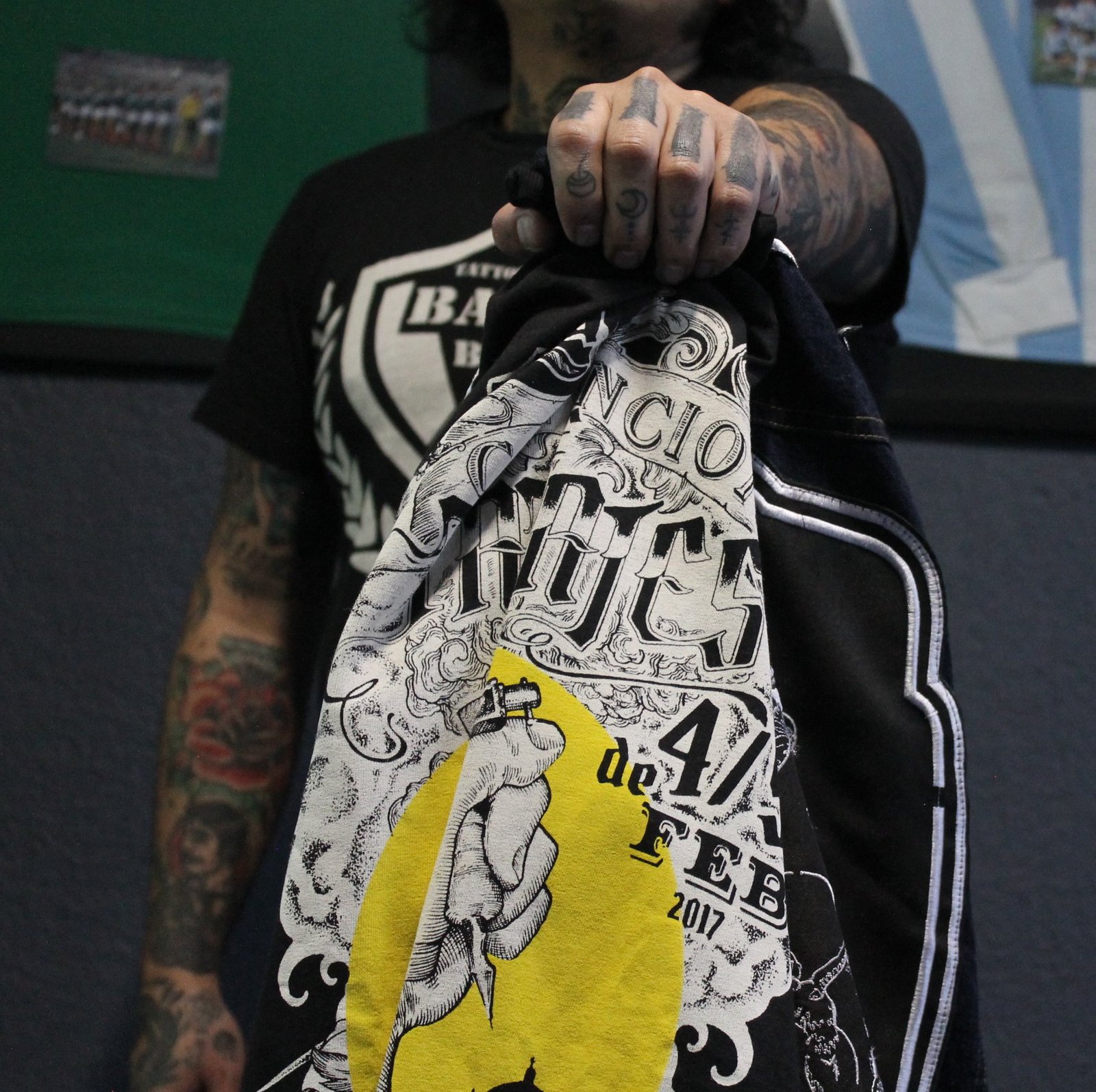 merch barra brava chaleco